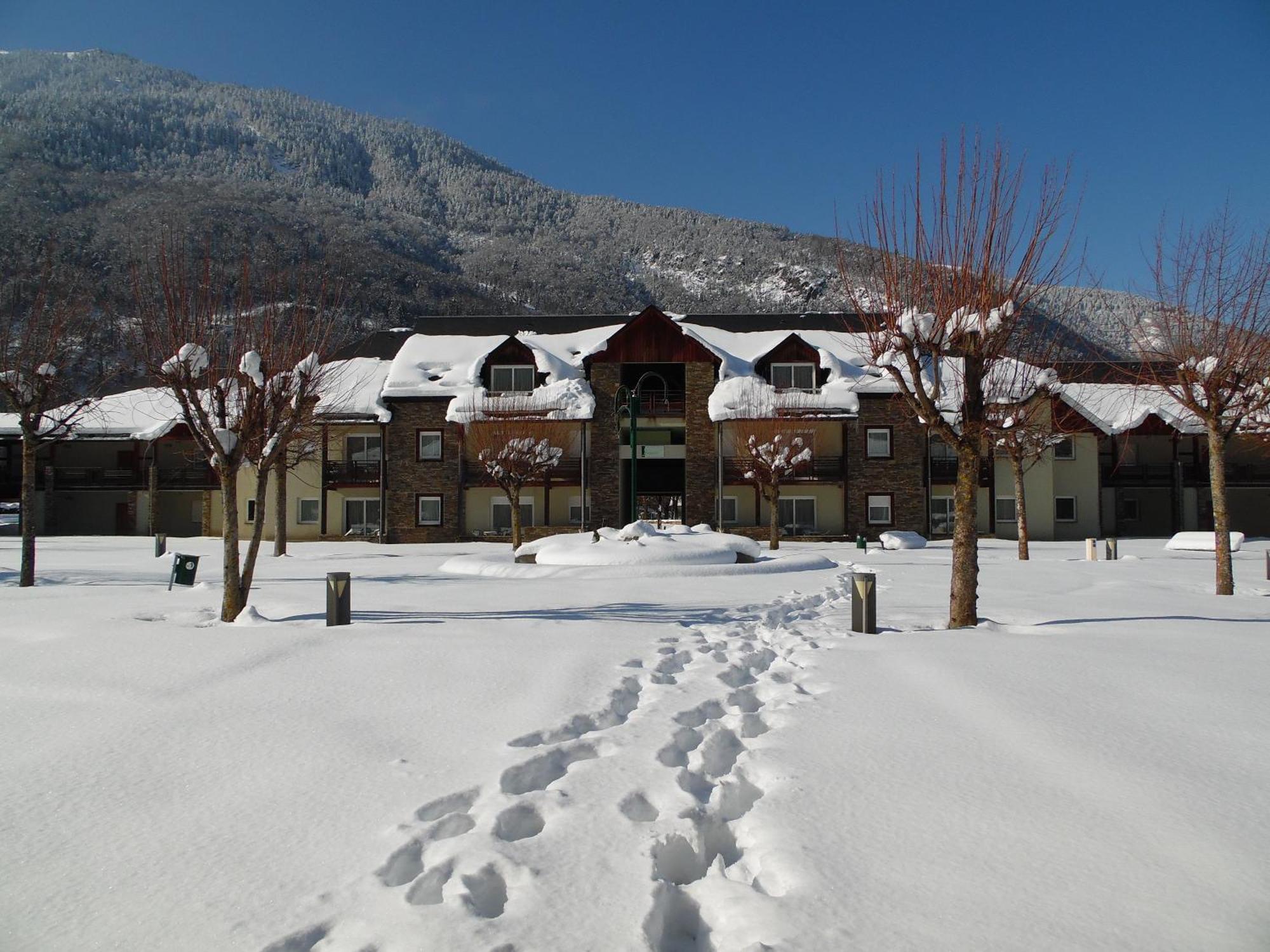 Village Club Les Balcons des Pyrénées Saint-Mamet Extérieur photo